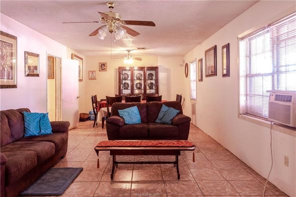 1009 W 18th St, Bryan, TX 77803